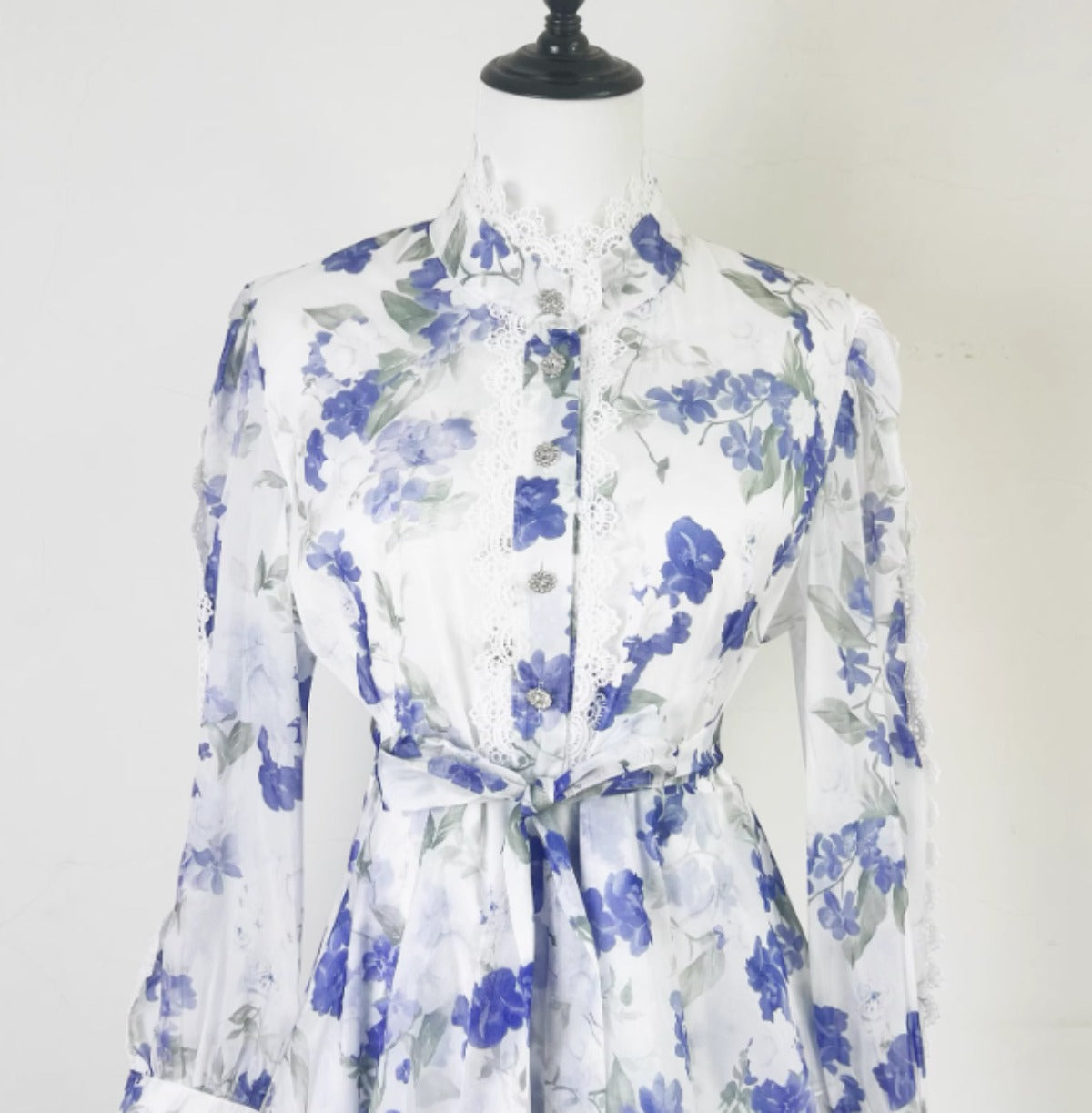 Lace Patchwork Flower Print Cinching Mid Length Dress